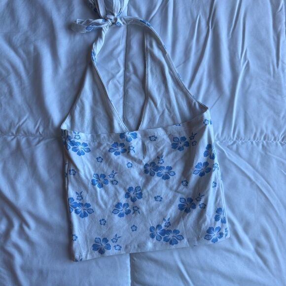 Hollister Blue and White Hawaiian Floral Halter Top - Picture 4 of 6